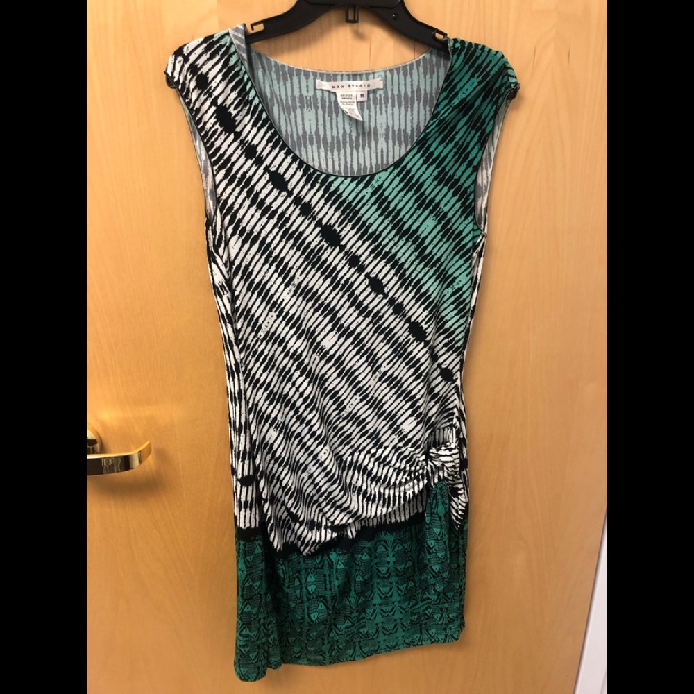 🌼3/$15🌼 Max Studio green stripe dress Medium